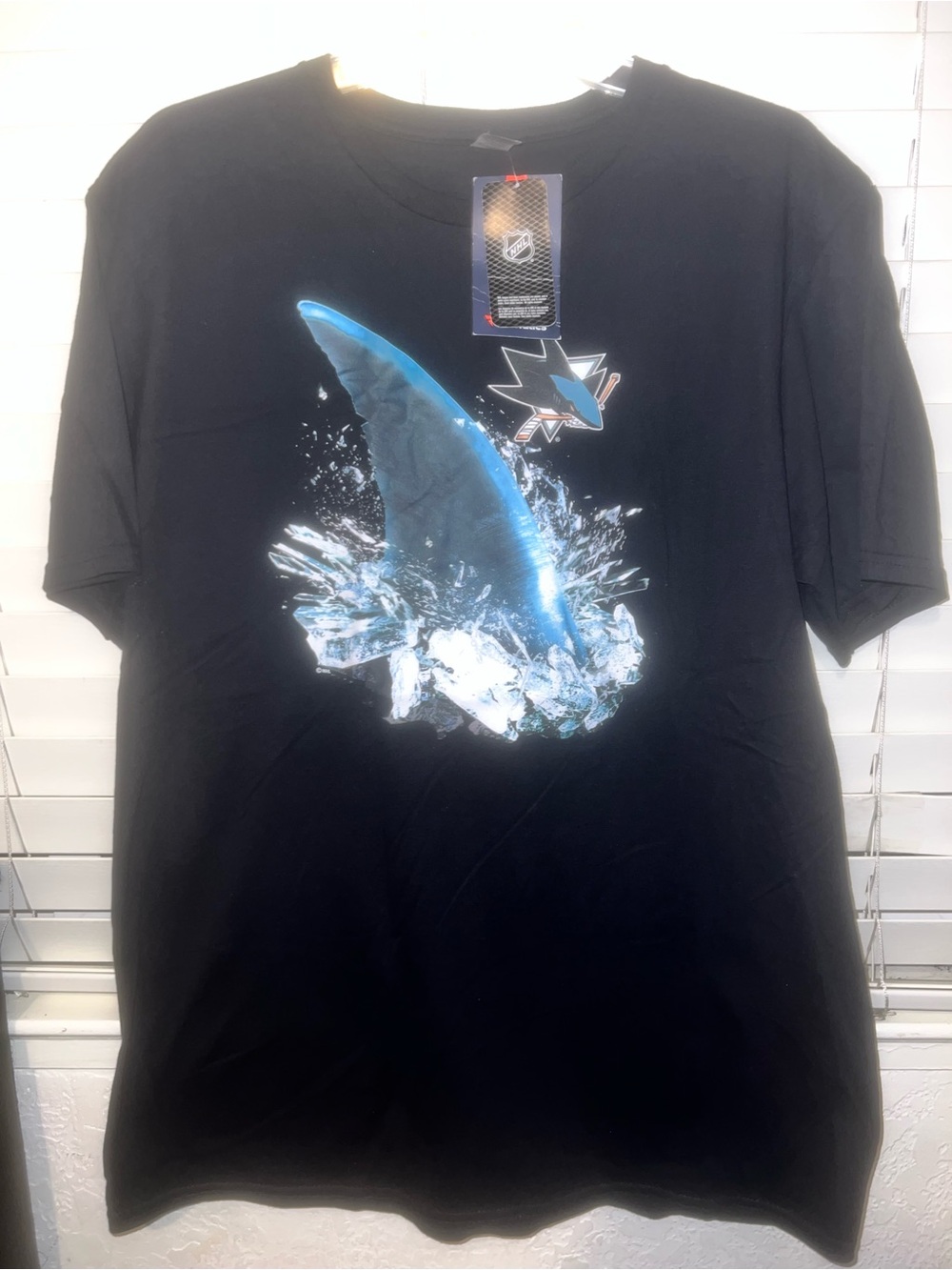 NHL San Jose Sharks - Fanatics shark fin t-Shirt -size Large Brand New w/ tags